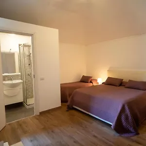 https://rooms-in-shared-apartment-city-center.sicilyhotelsitaly.net